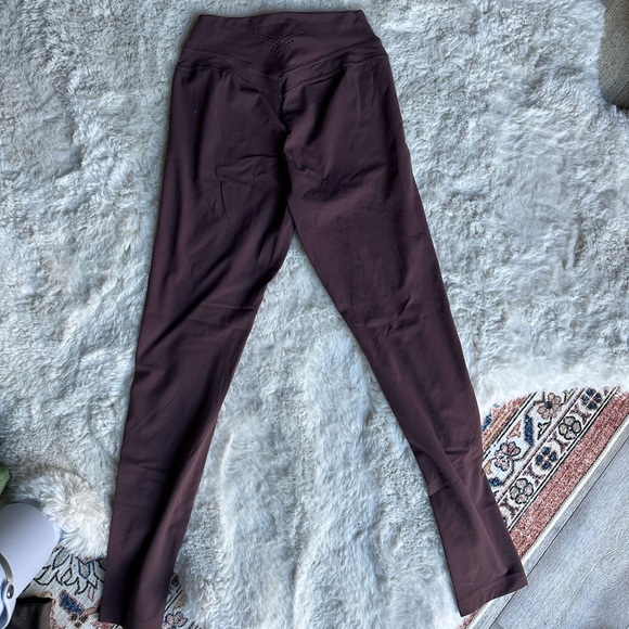 Gymshark x Whitney Simmons v2 Set in Dark Brown - Picture 9 of 10